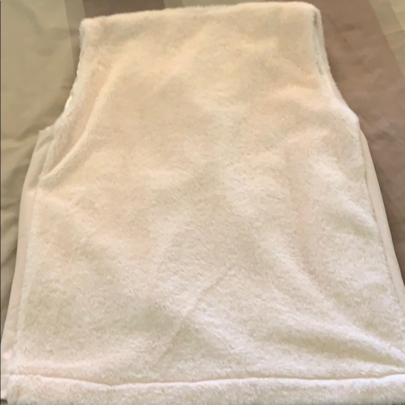 Hyfve Vest~ M~ Pristine - Picture 4 of 4